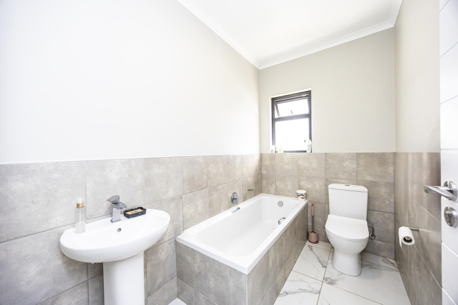 3 Bedroom Property for Sale in Kidds Beach Eastern Cape